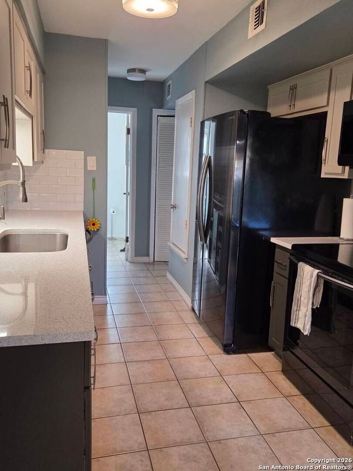 637 Strings Dr - Photo 3 of 15