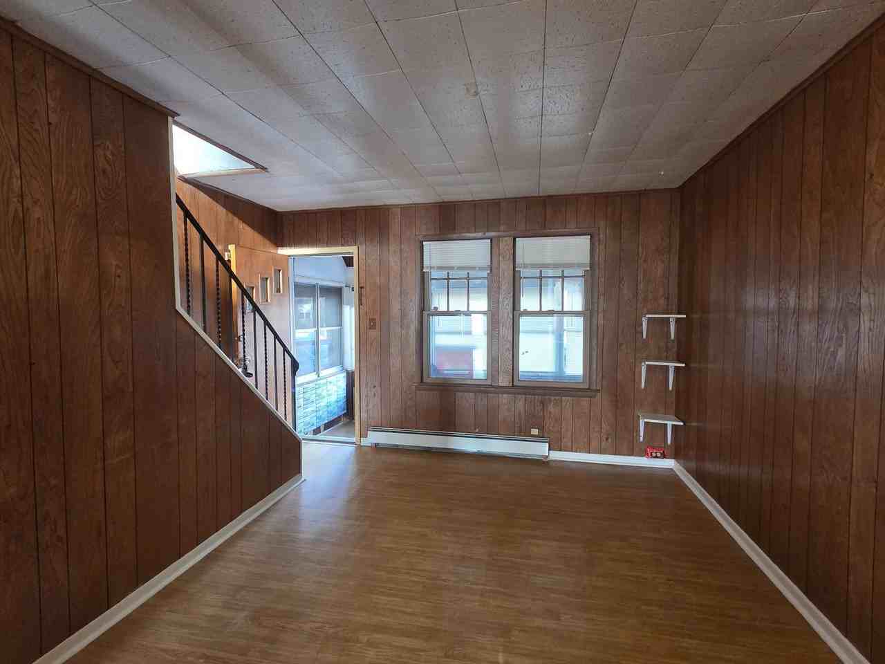 301 S Logan Ave - Photo 3 of 22