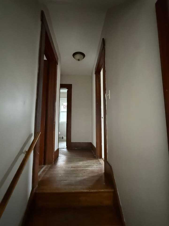 497 Melville St - Photo 4 of 15