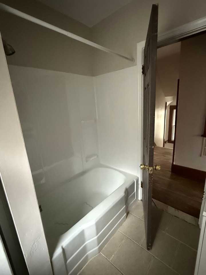 497 Melville St - Photo 5 of 15