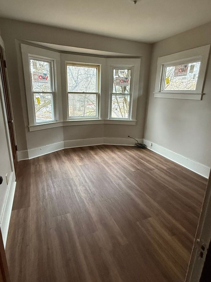 497 Melville St - Photo 7 of 15