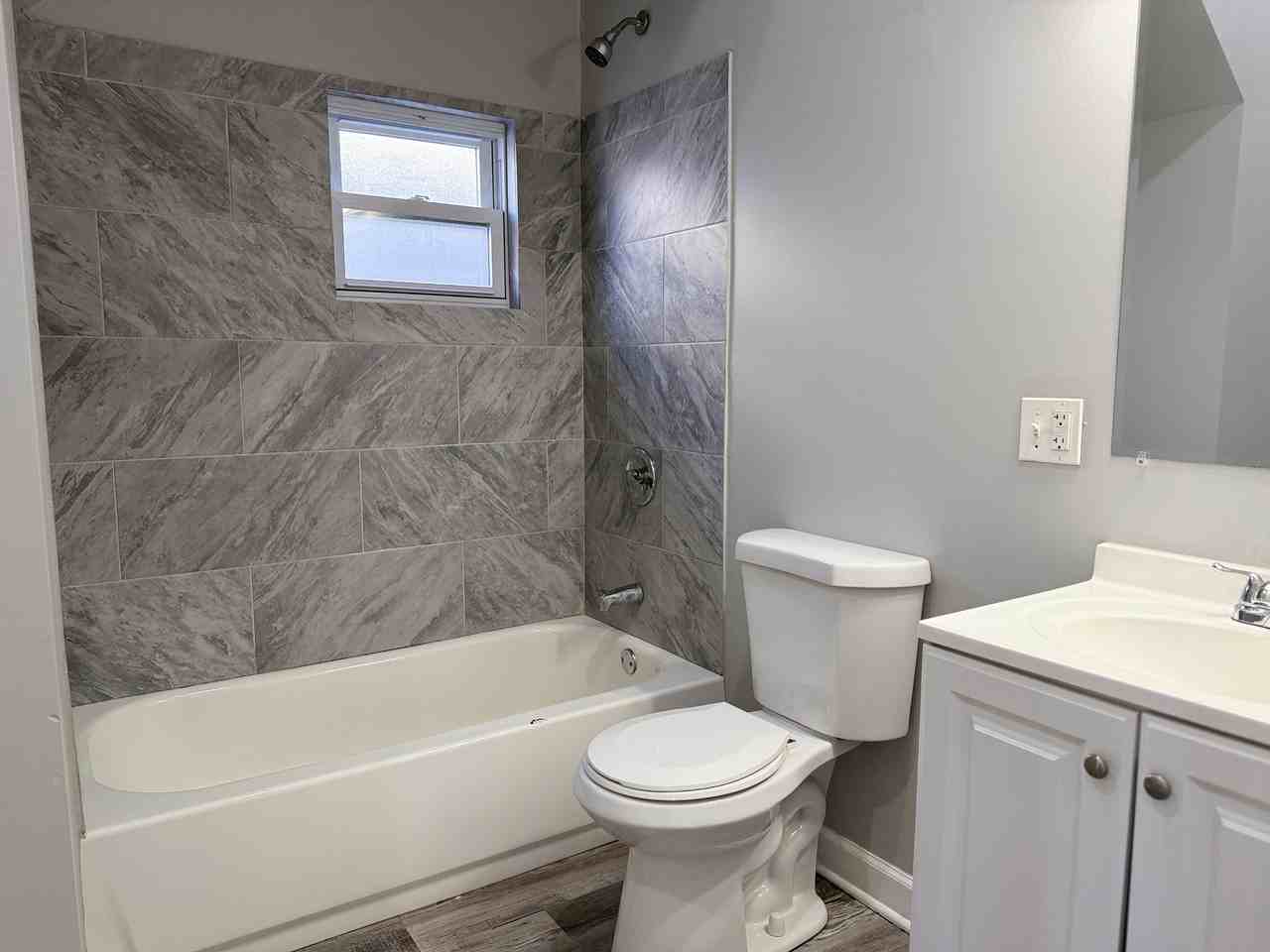 9605 S Avenue L #1F - Photo 7 of 10