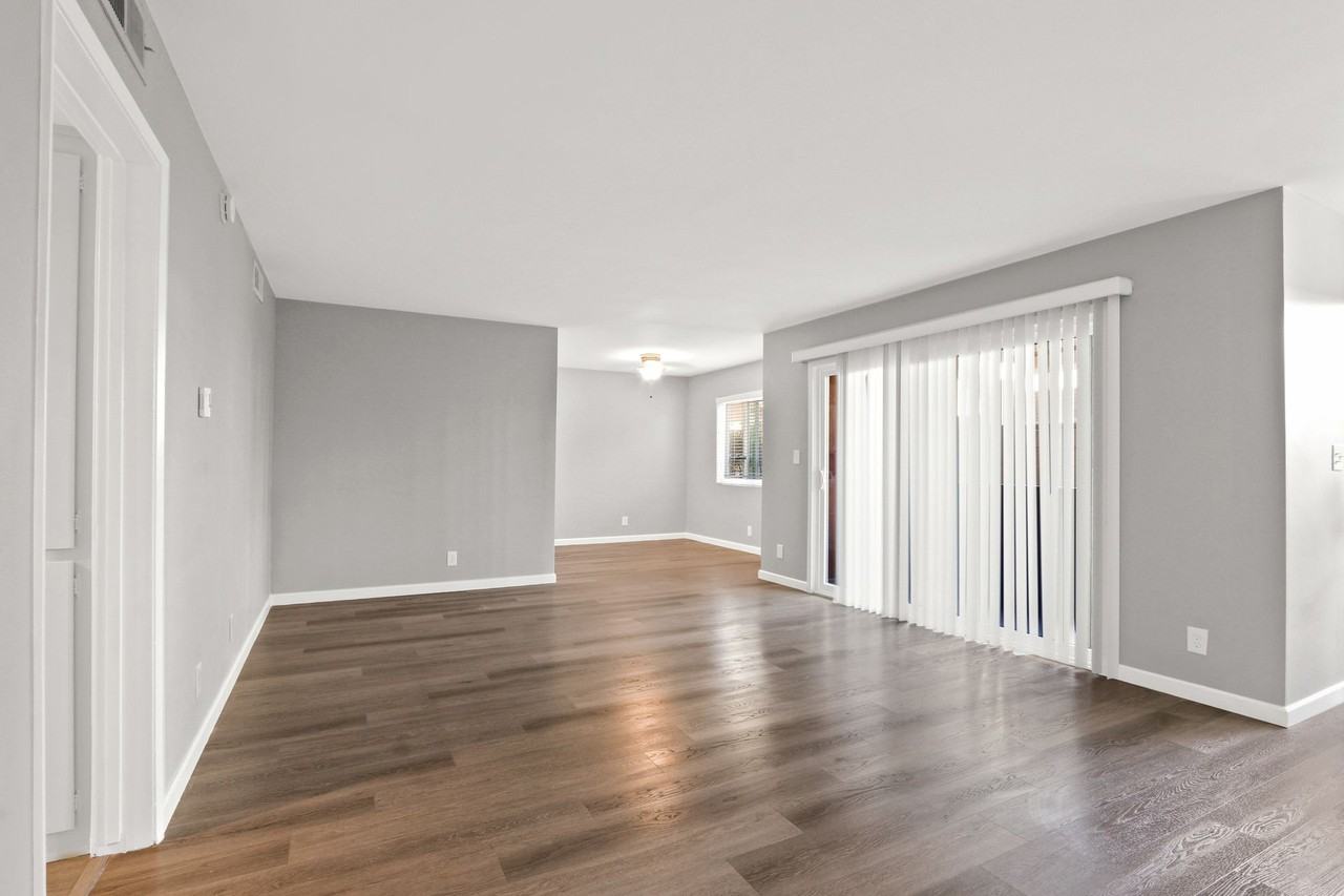 1111 17th St #D in Santa Monica - Photo 2 of 4