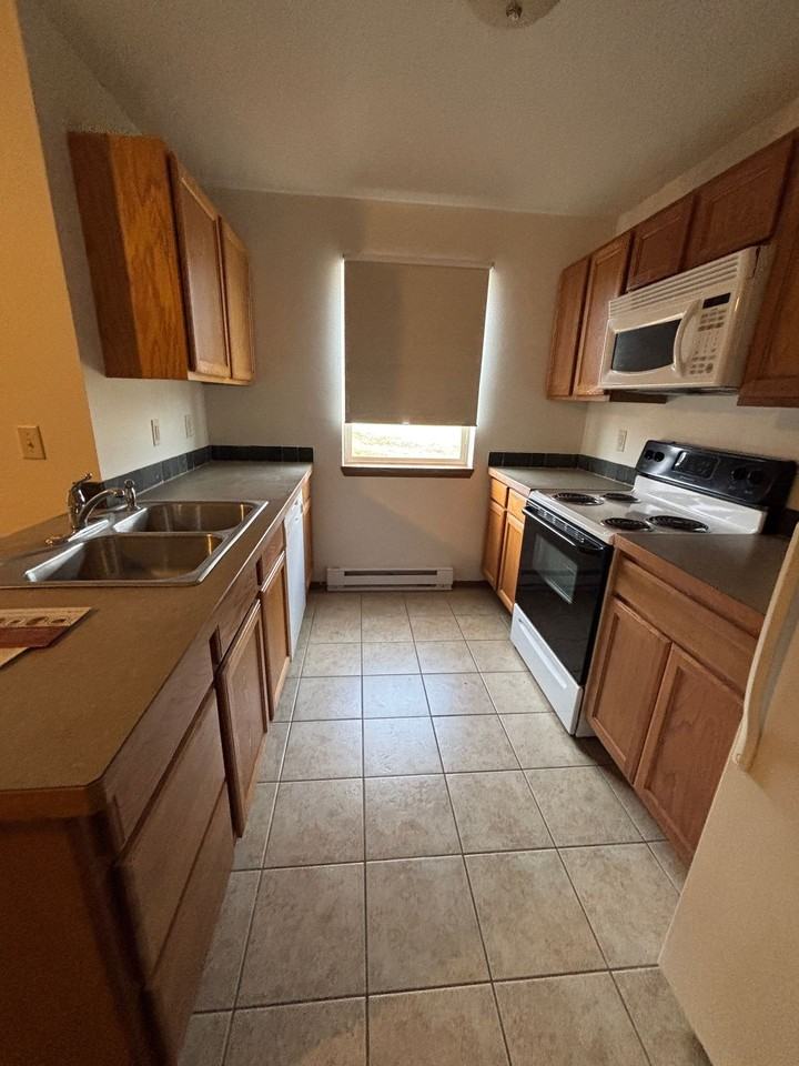 402-408 W Shore - Photo 2 of 16