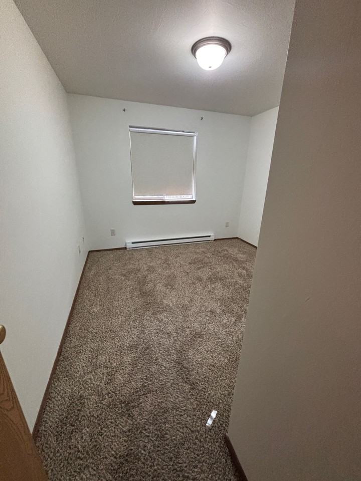 402-408 W Shore - Photo 4 of 16