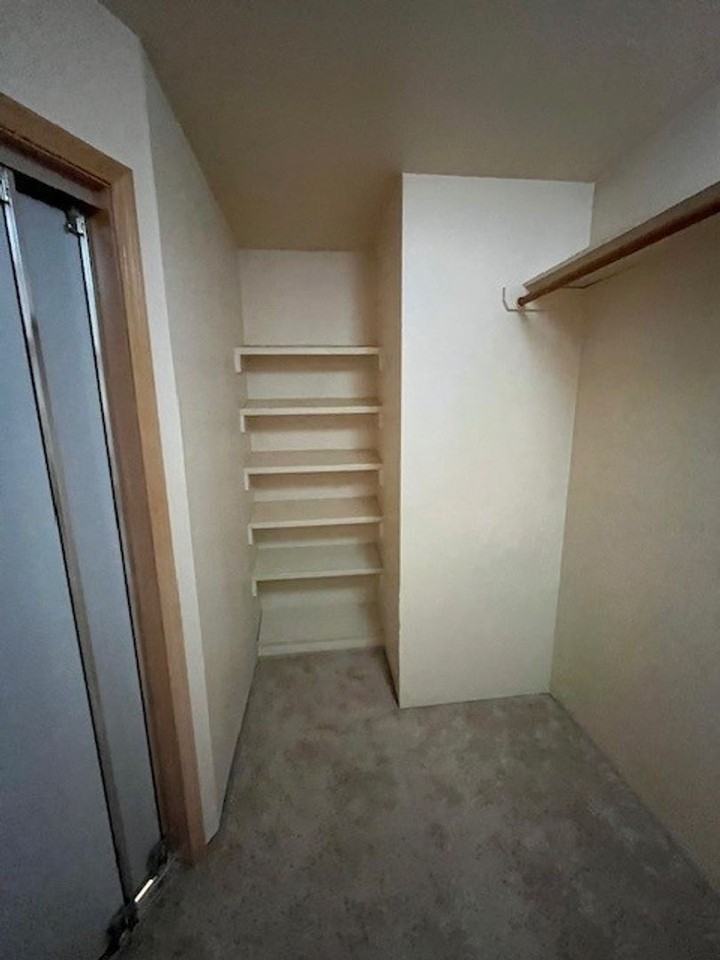 3714 W Woodside Ave - Photo 5 of 13