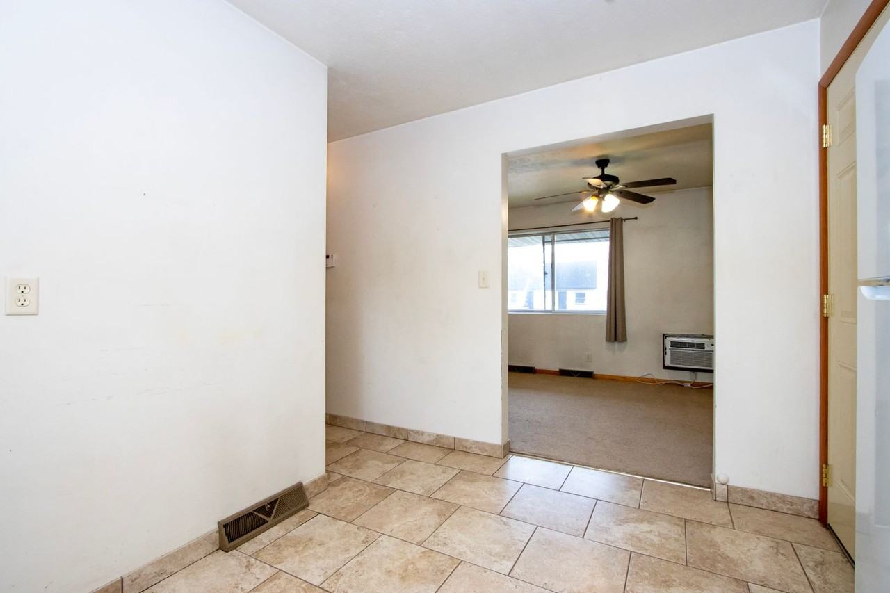70 Home St - Photo 5 of 18