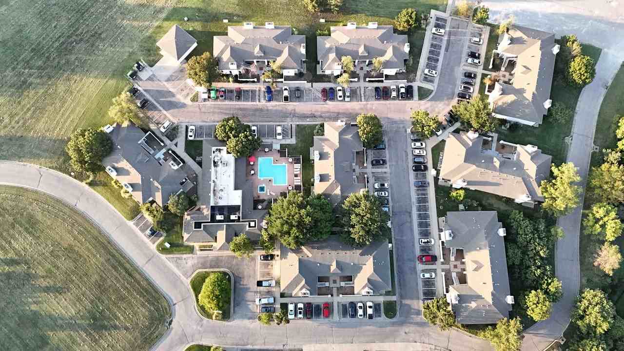 Flying Squirrel Apartments - Photo 3 of 7