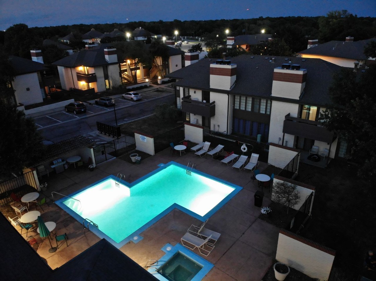 Flying Squirrel Apartments - Photo 6 of 7