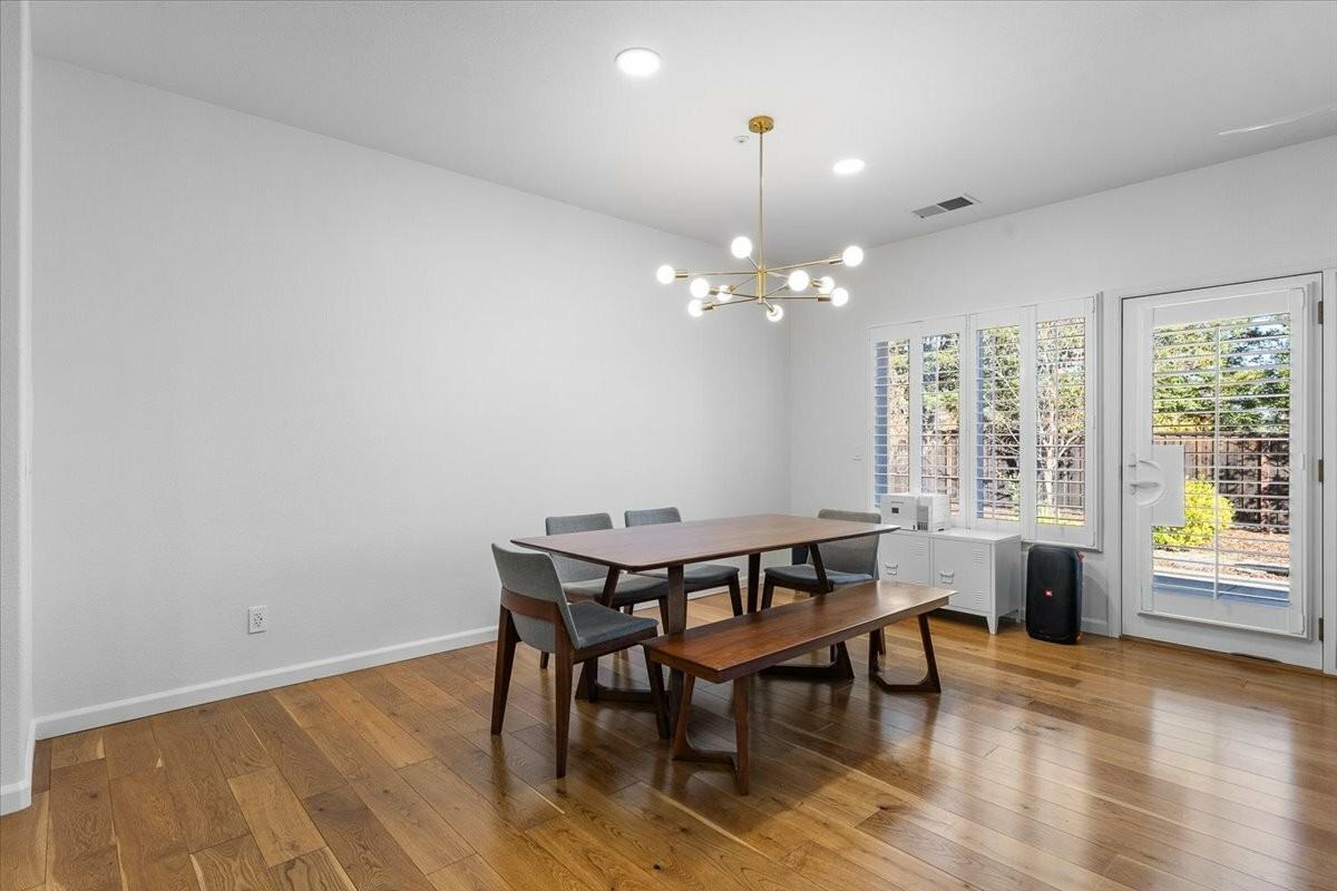 302 Laurel Ct - Photo 4 of 27