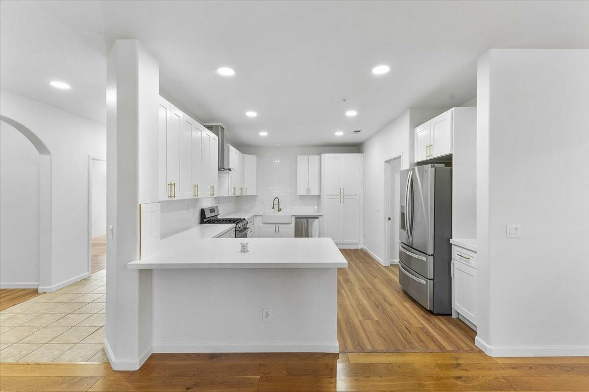 302 Laurel Ct - Photo 7 of 27