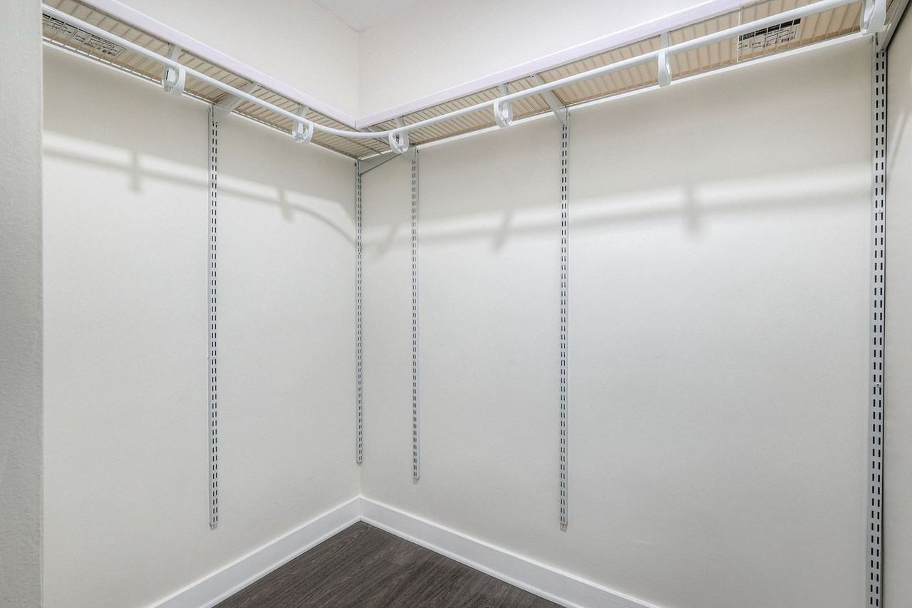 4070 Illinois St - Photo 5 of 24