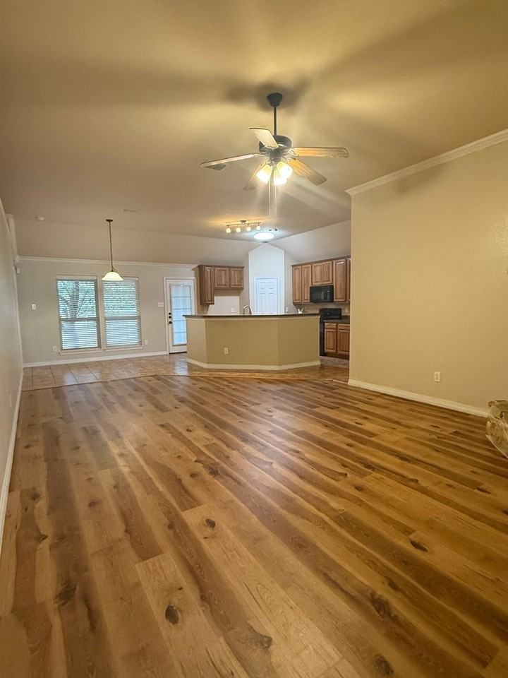 2242 Taylor Dr - Photo 7 of 23