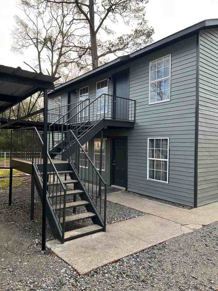 3215 Bert Kouns Industrial Loop - Photo 2 of 13