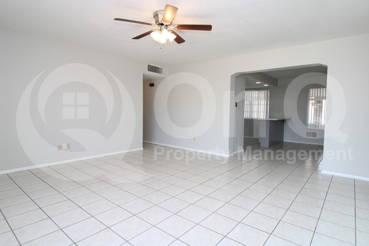 8125 E Amelia Ave - Photo 4 of 31