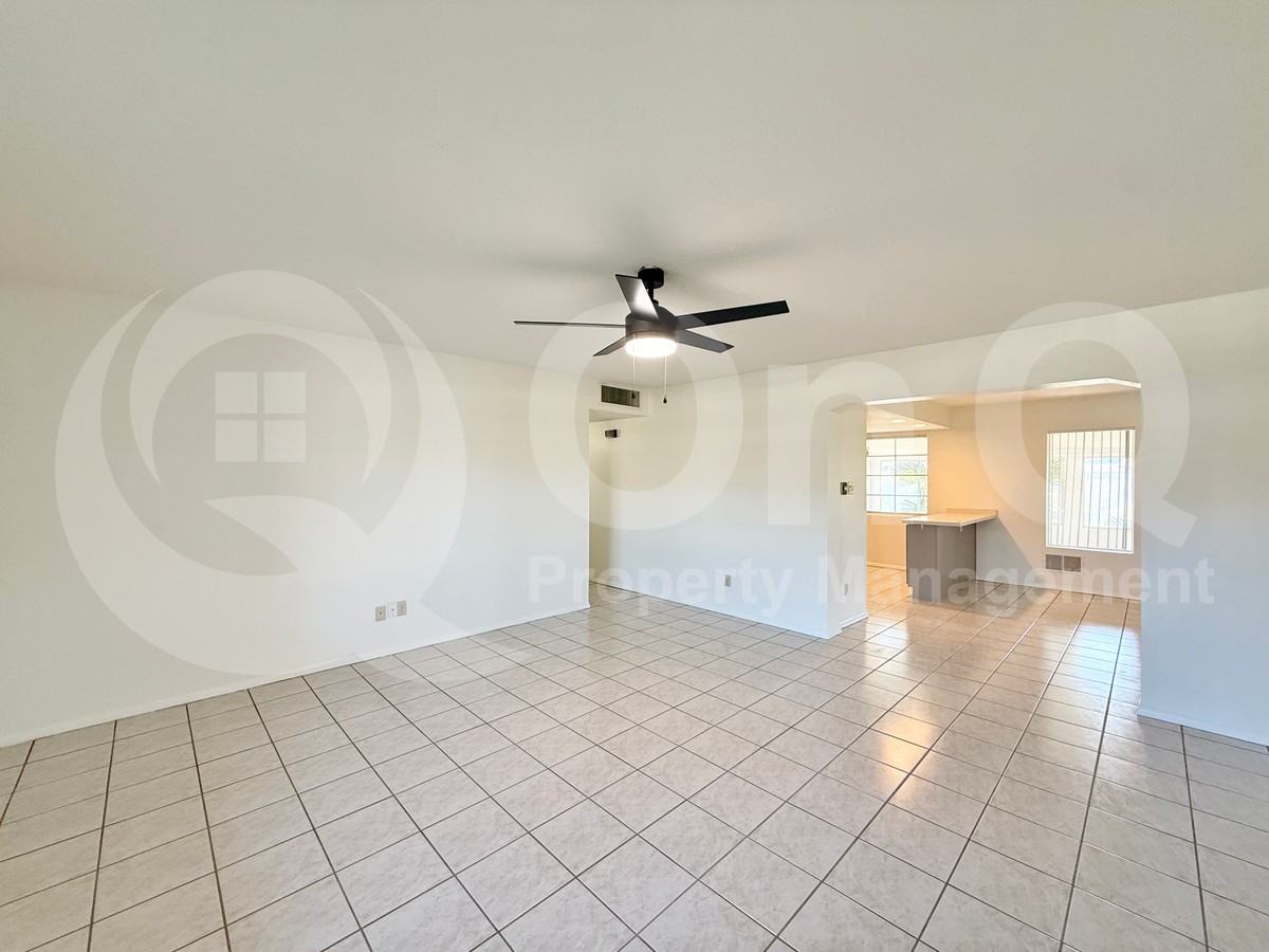 8125 E Amelia Ave - Photo 5 of 31