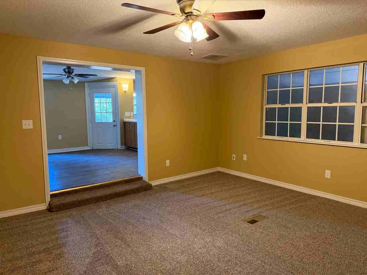 6117 Clover St - Photo 4 of 12