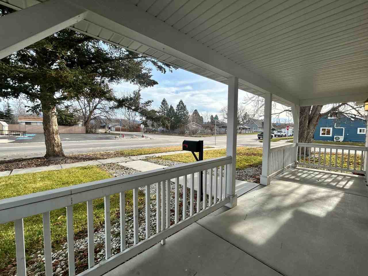 801 N 4th St - Photo 2 of 47