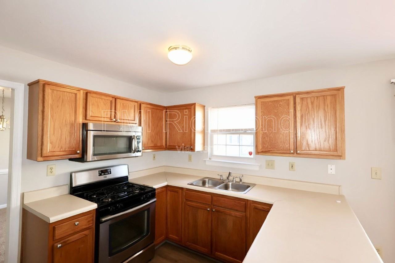 1100 Lorieville Ln - Photo 6 of 32