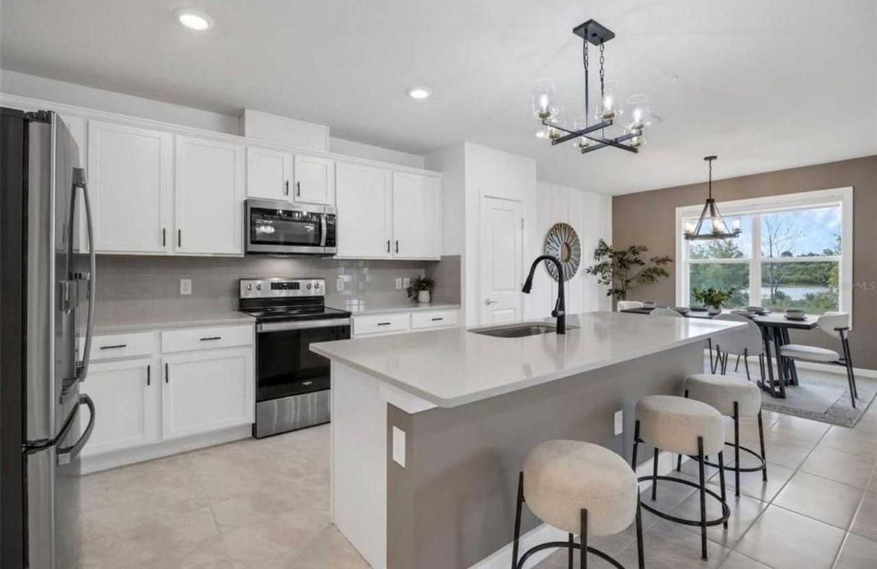 17394 Million Lakes Ct - Photo 4 of 11