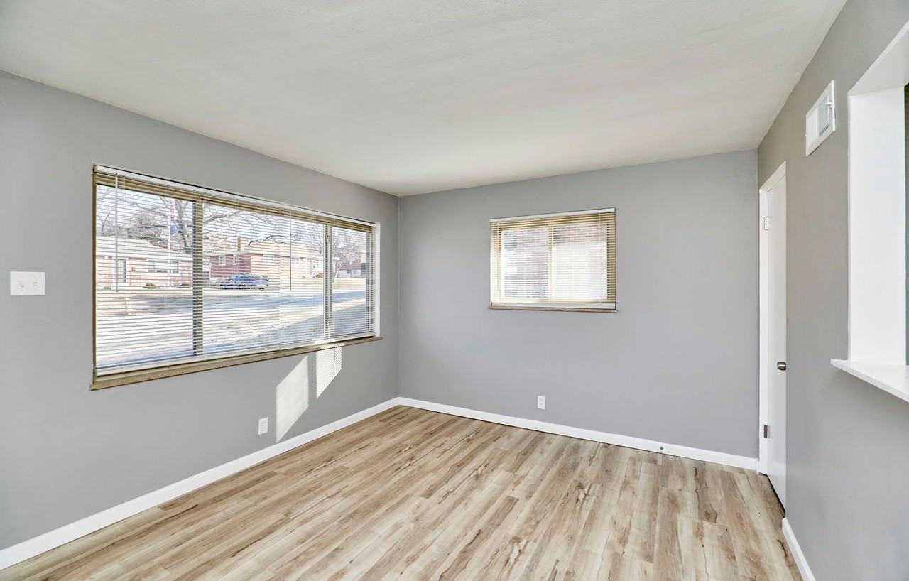 9530 Cote Brilliante Ave - Photo 6 of 32