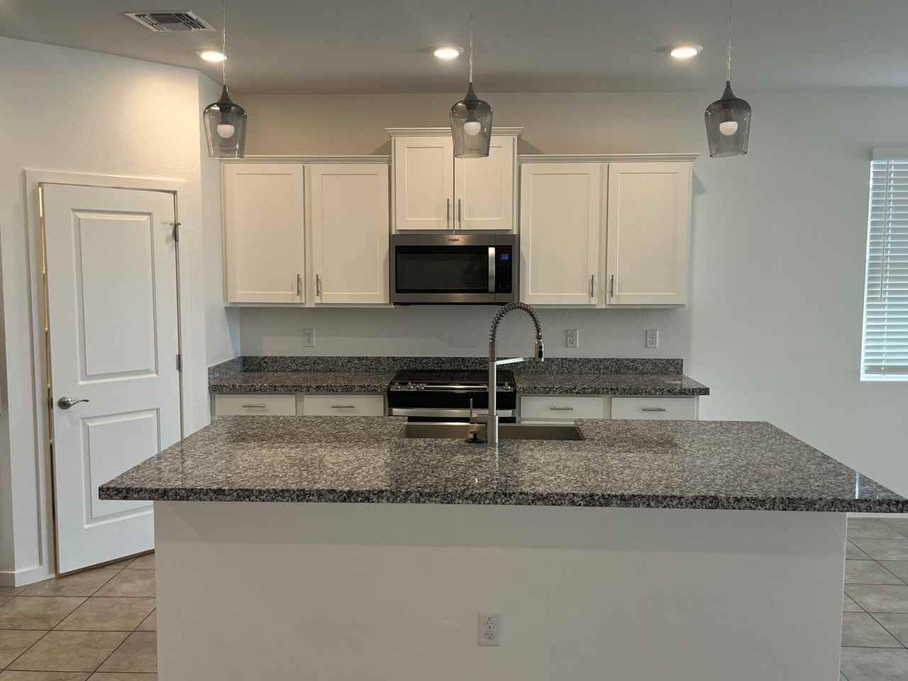 19915 W Badgett Ln - Photo 3 of 21