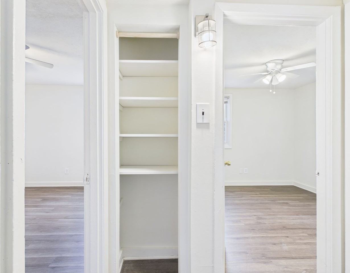 3206 Midlothian Tpke #I - Photo 4 of 7