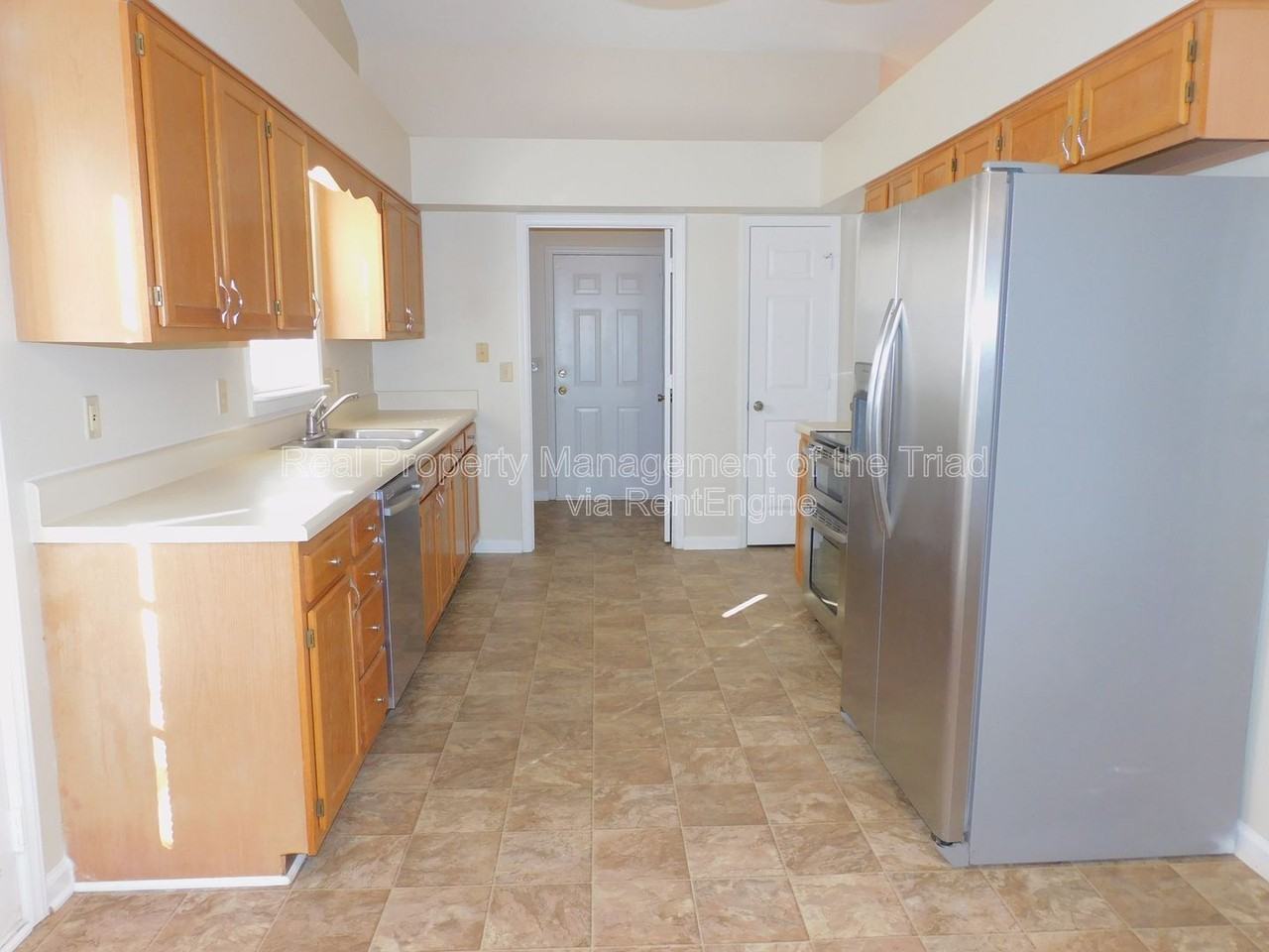 600 Pecan Ridge Cir - Photo 4 of 27