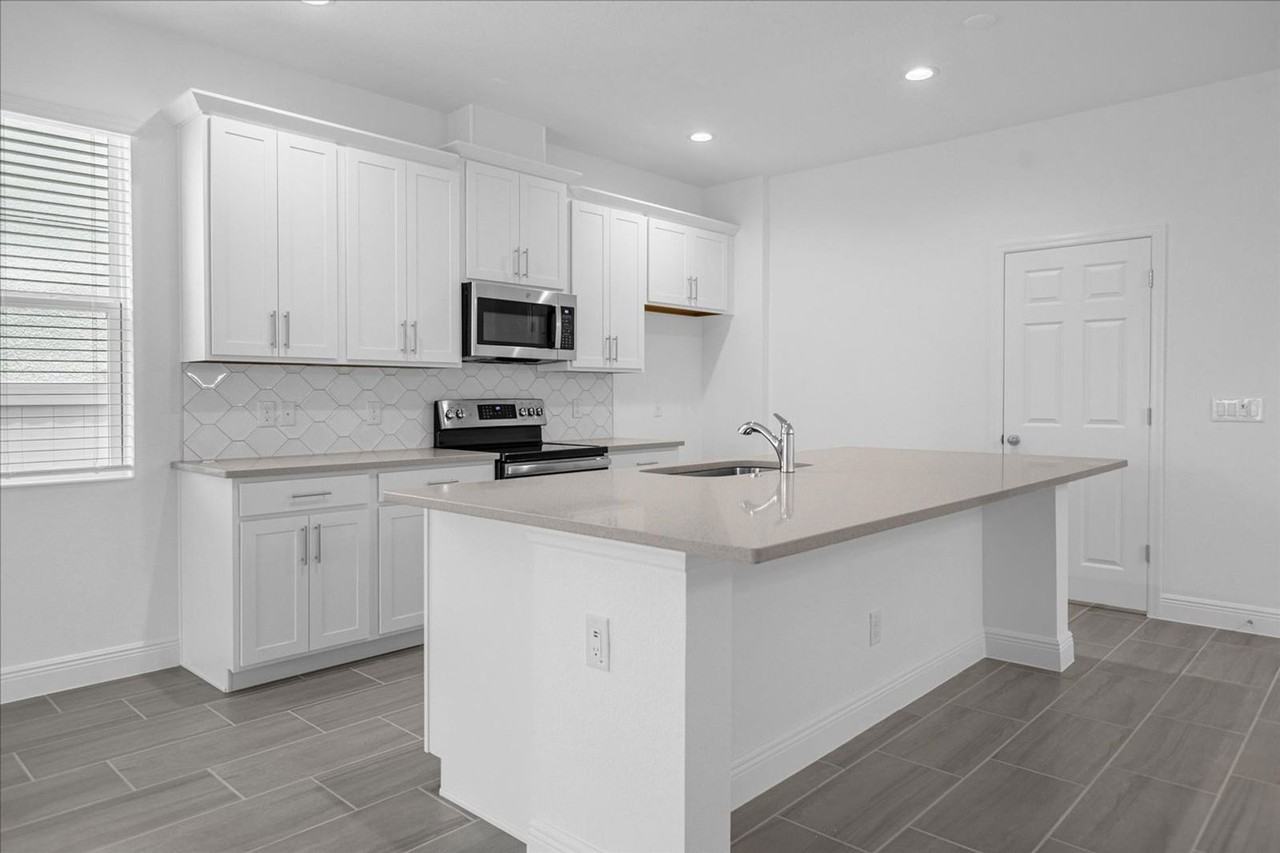 7707 Scicli Way - Photo 6 of 25