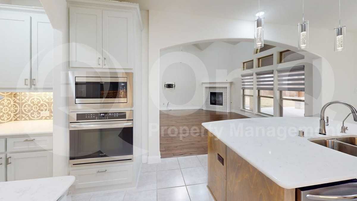 14518 Shady Grove Ln - Photo 5 of 34