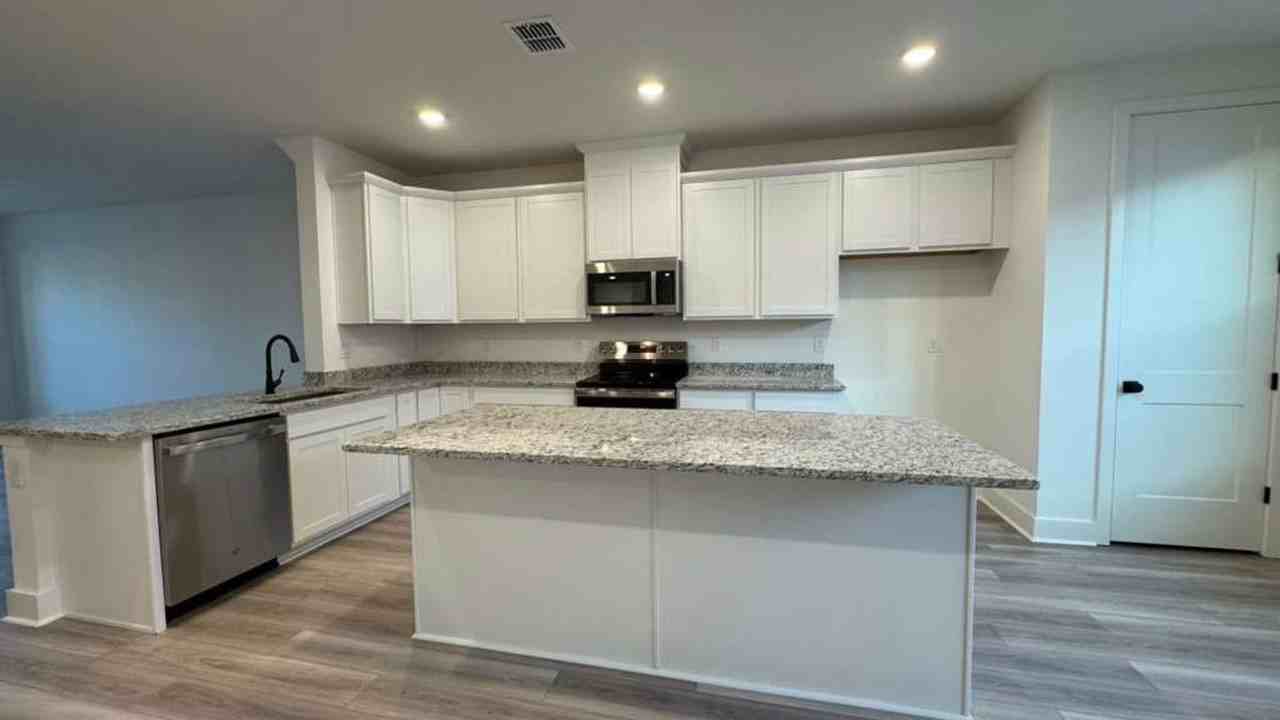 15244 Groveside Rd - Photo 6 of 27