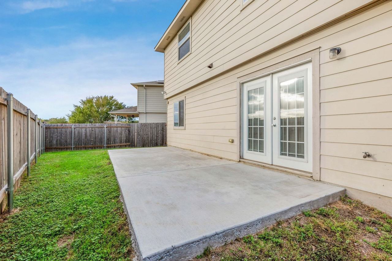 11532 Ashbrook Dr - Photo 4 of 50