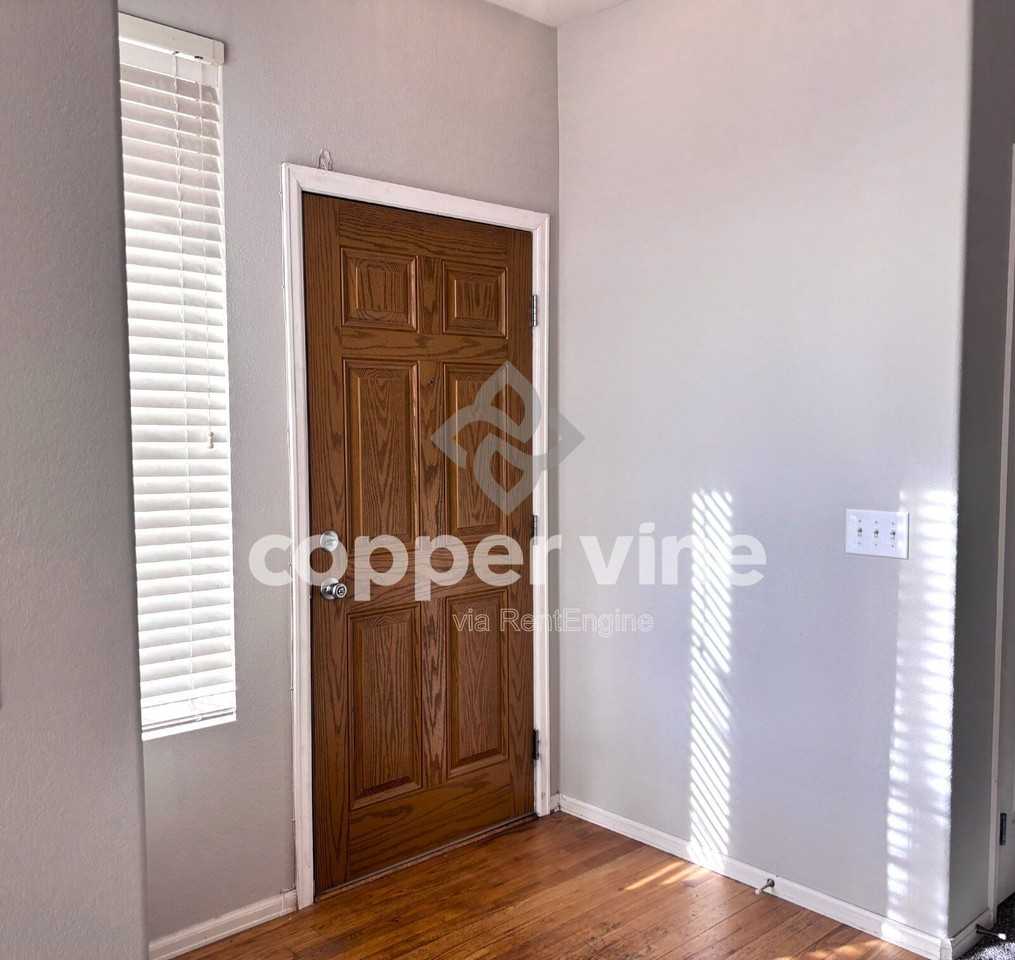 160 Alyssum Dr - Photo 5 of 30