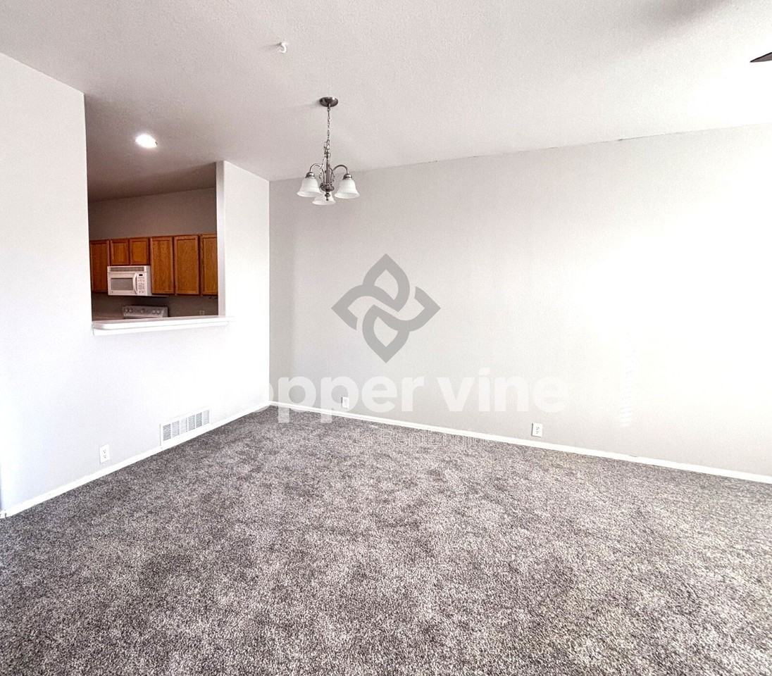 160 Alyssum Dr - Photo 6 of 30