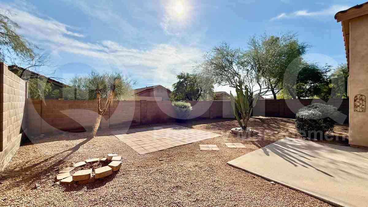 10253 E Penstamin Dr - Photo 4 of 48