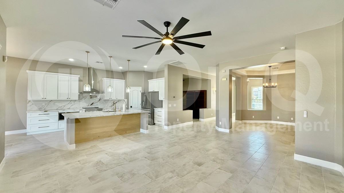 10722 E Lobo Ave - Photo 7 of 23