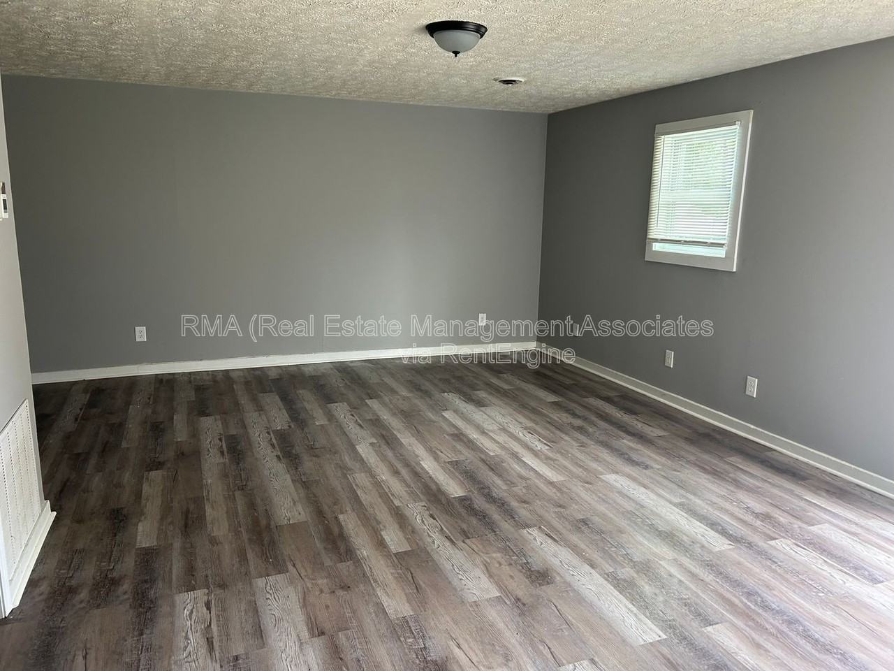 217 W Quilly St - Photo 2 of 7