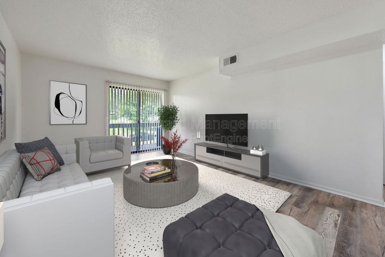 7015 N Chas Dr #F - Photo 4 of 24