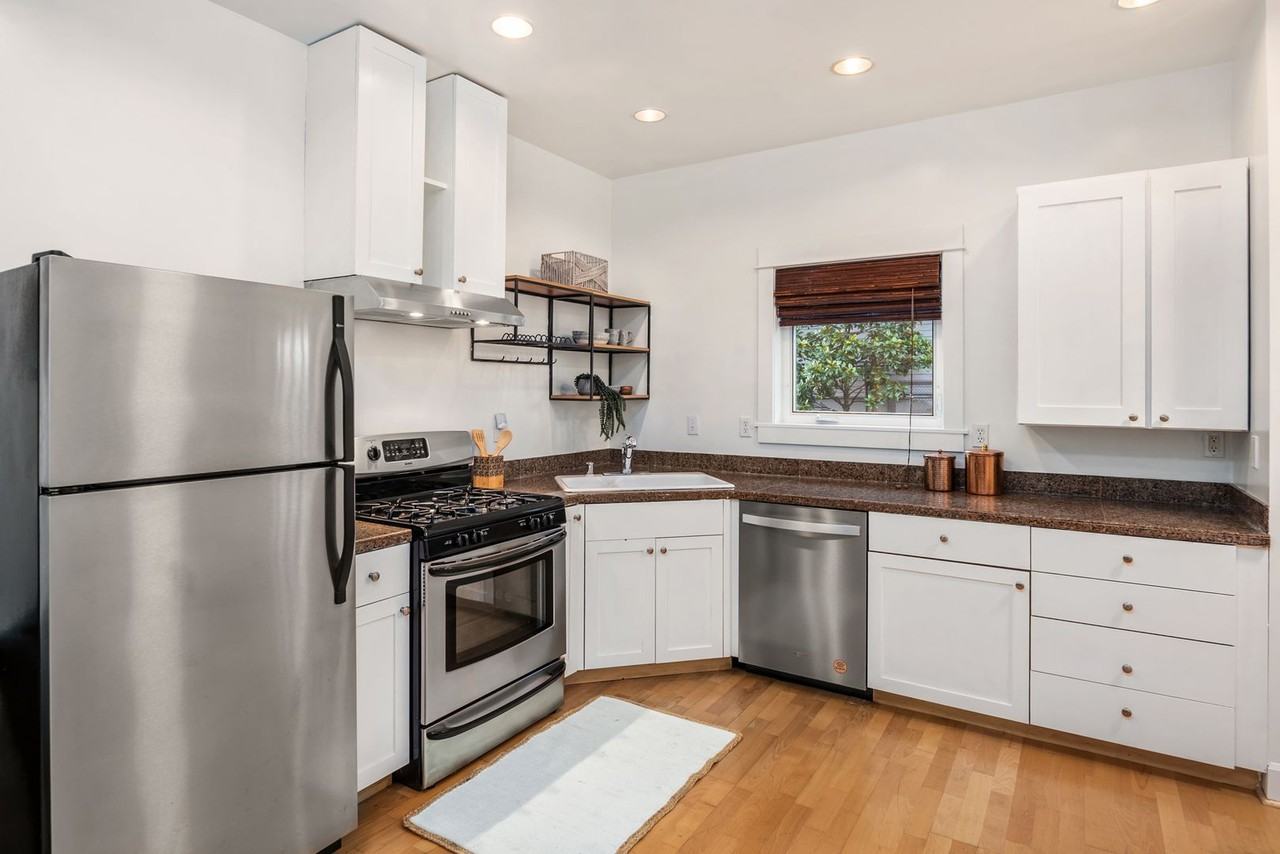 2015 S Main St #B - Photo 2 of 22