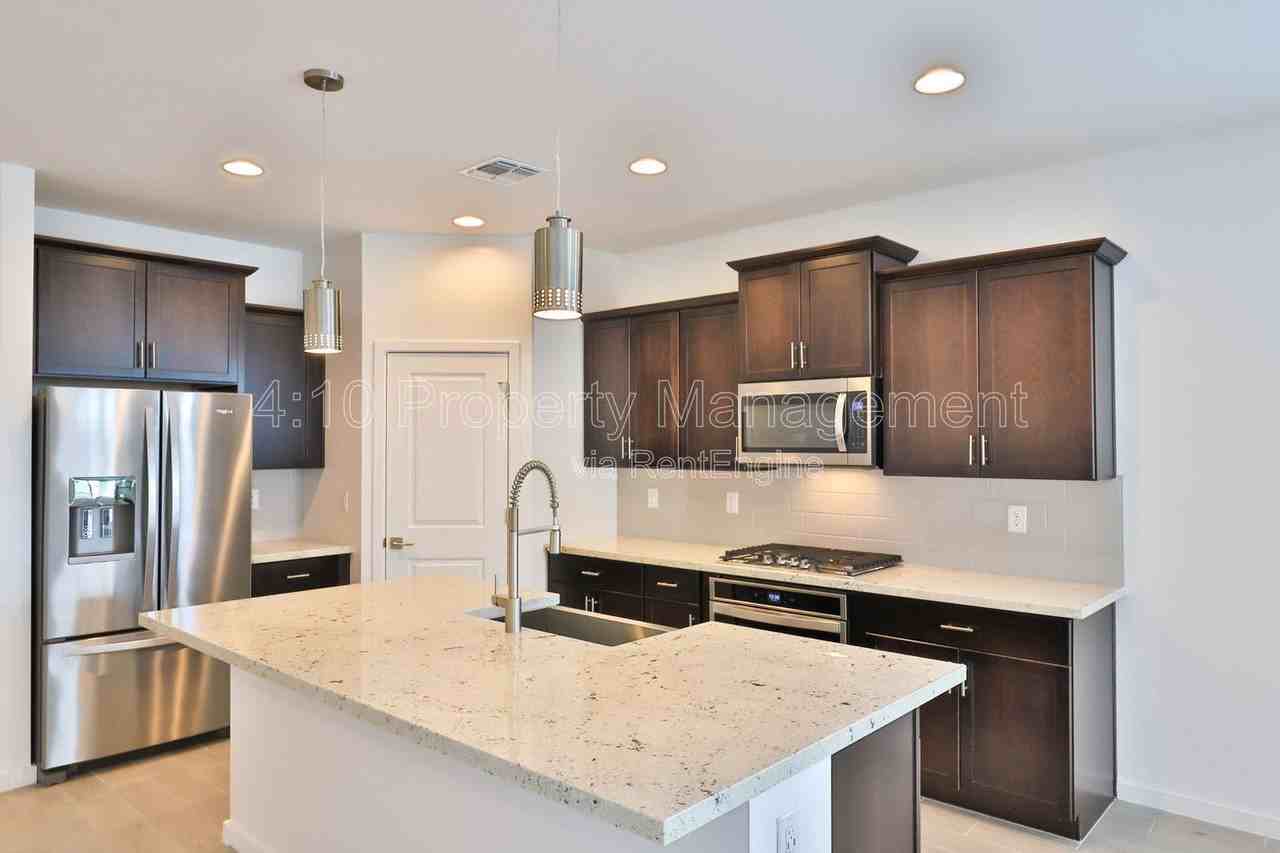 4470 E Clydesdale St - Photo 7 of 31