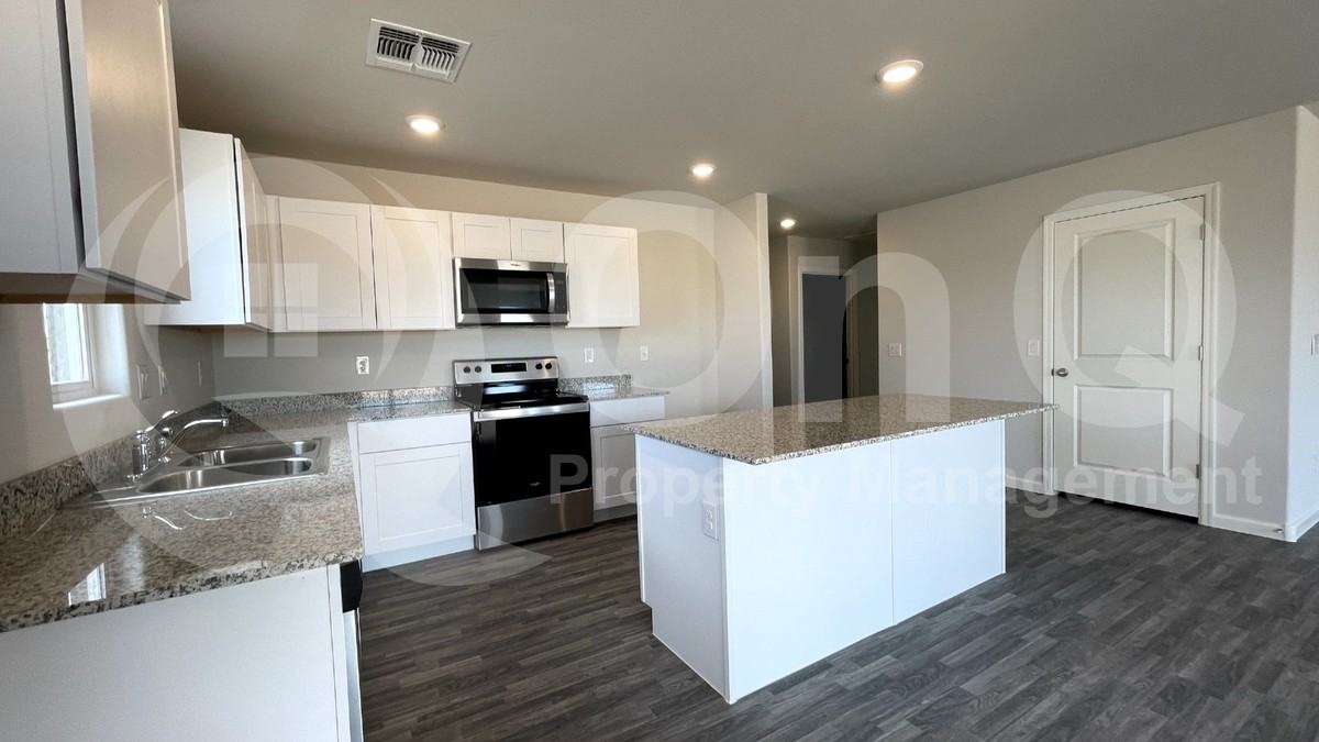 2064 E Velvet Pl - Photo 3 of 12