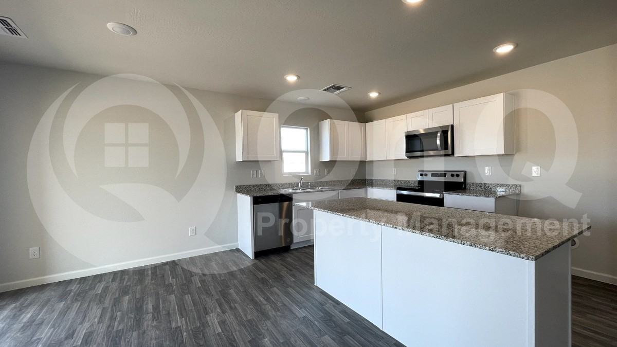 2064 E Velvet Pl - Photo 4 of 12