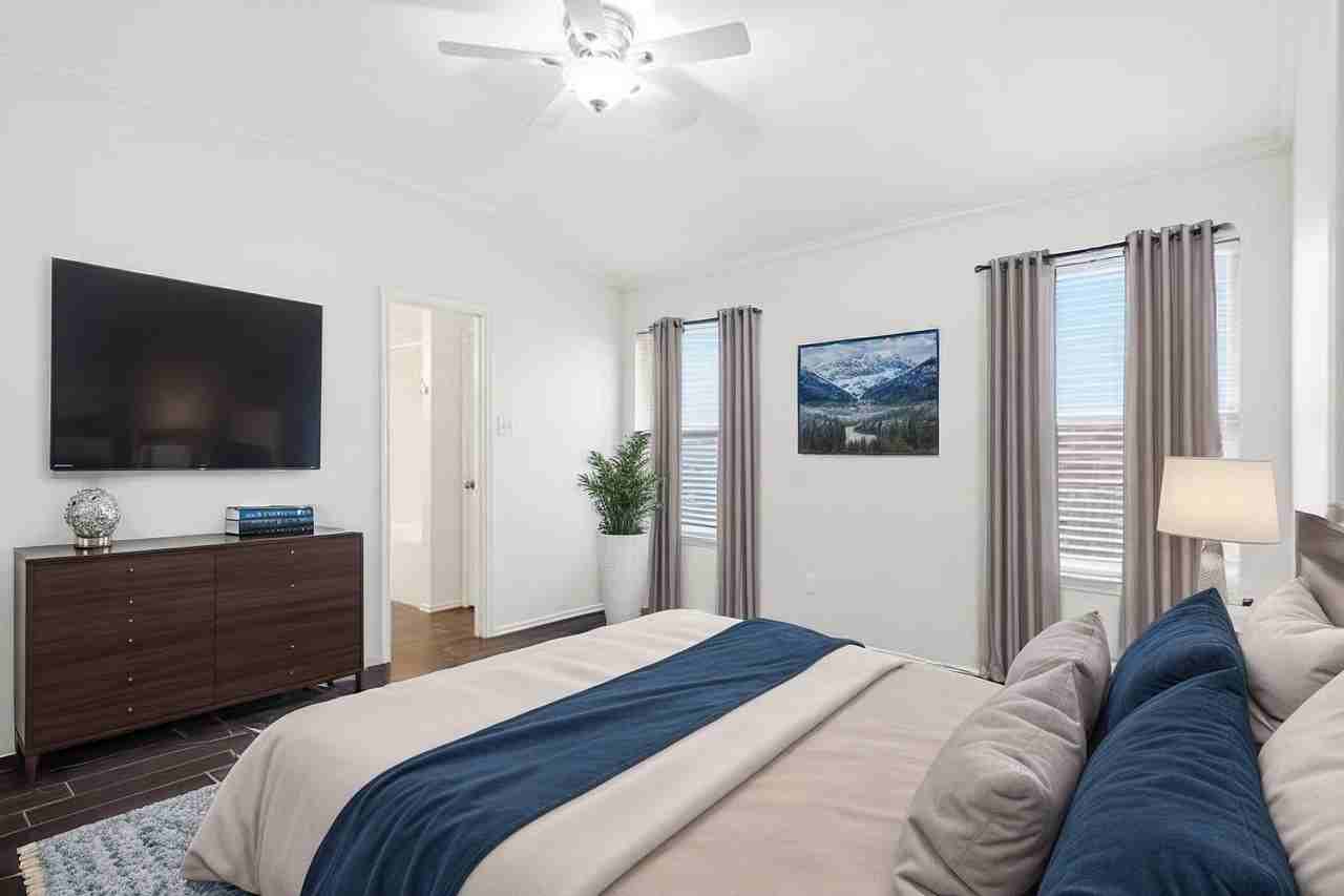 1202 Sundrop Pl - Photo 4 of 50