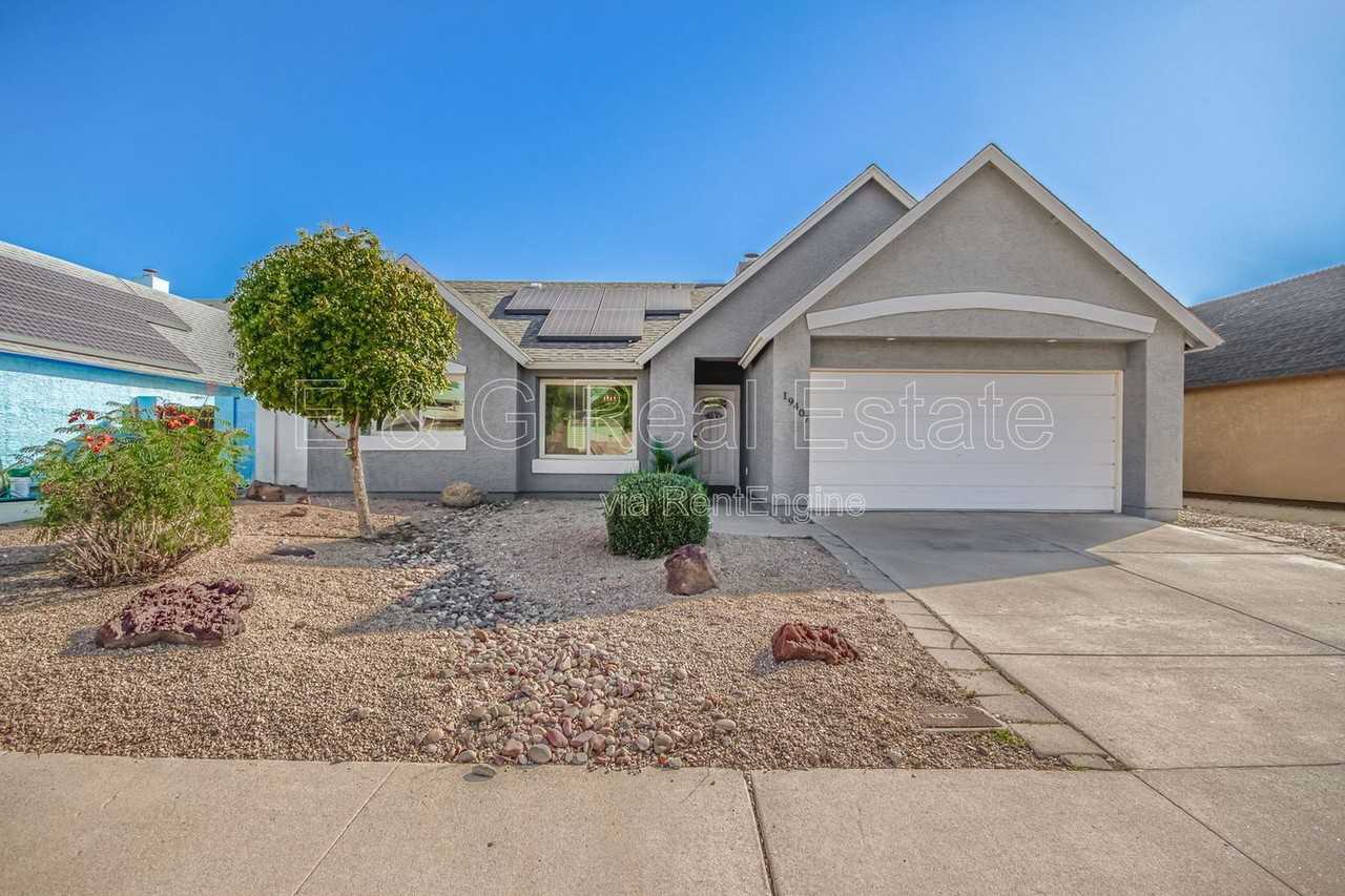 19407 N 8th Ave - Photo 2 of 31