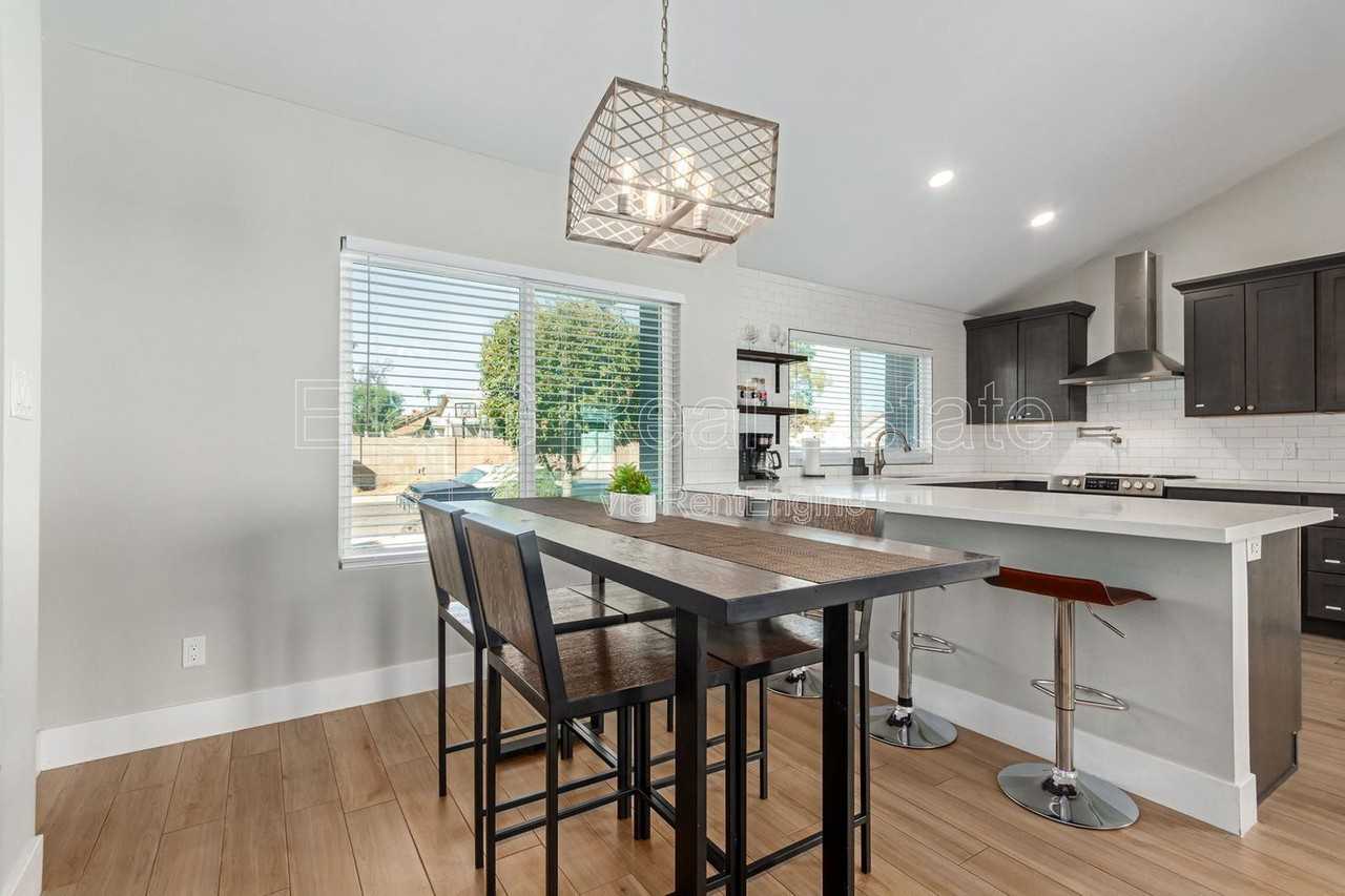 19407 N 8th Ave - Photo 7 of 31