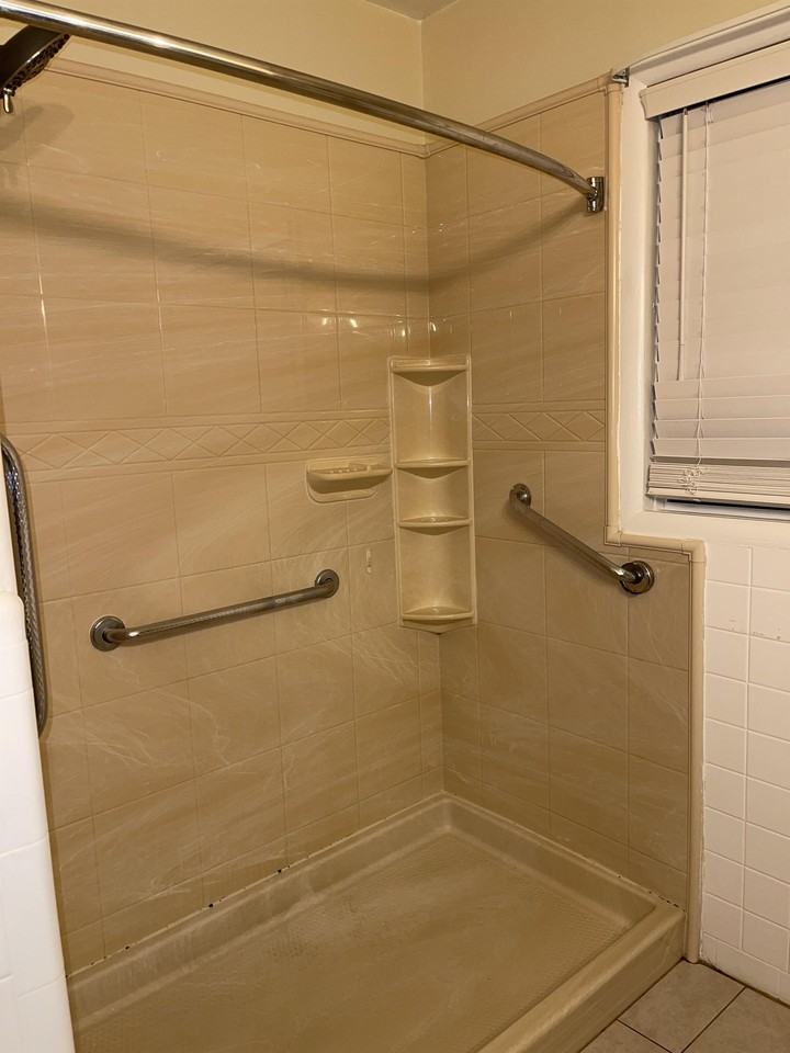 6558 College Dr - Photo 3 of 25