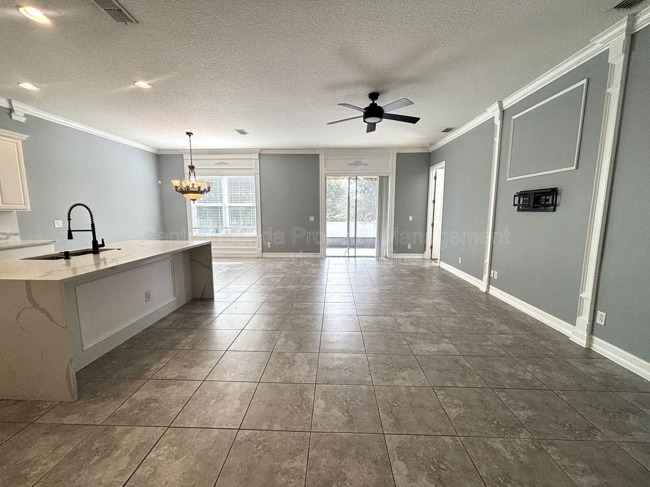 984 Maypole Dr - Photo 4 of 21