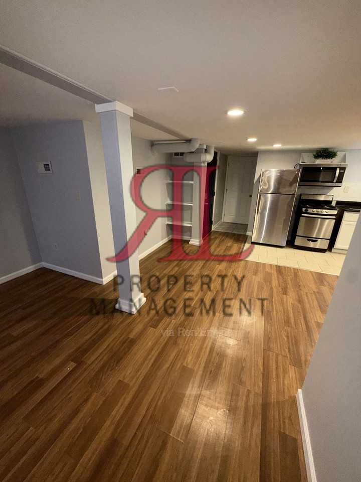 722 Sheridan Ave #C - Photo 5 of 14