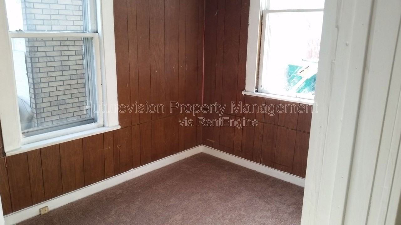 857 Royce Ave - Photo 5 of 6