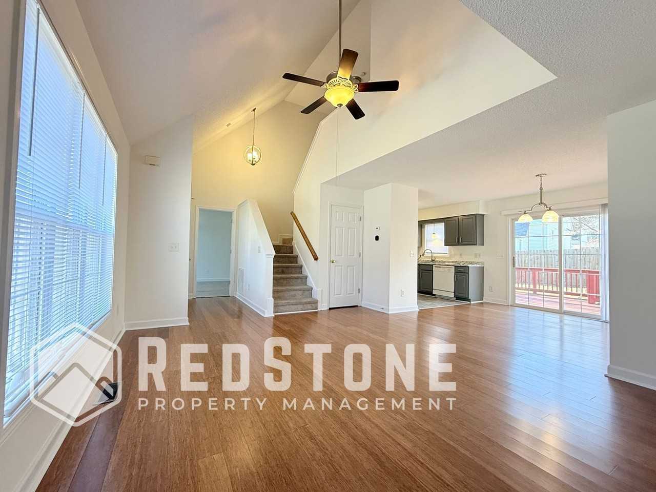 131 Hoskins Cir - Photo 4 of 32